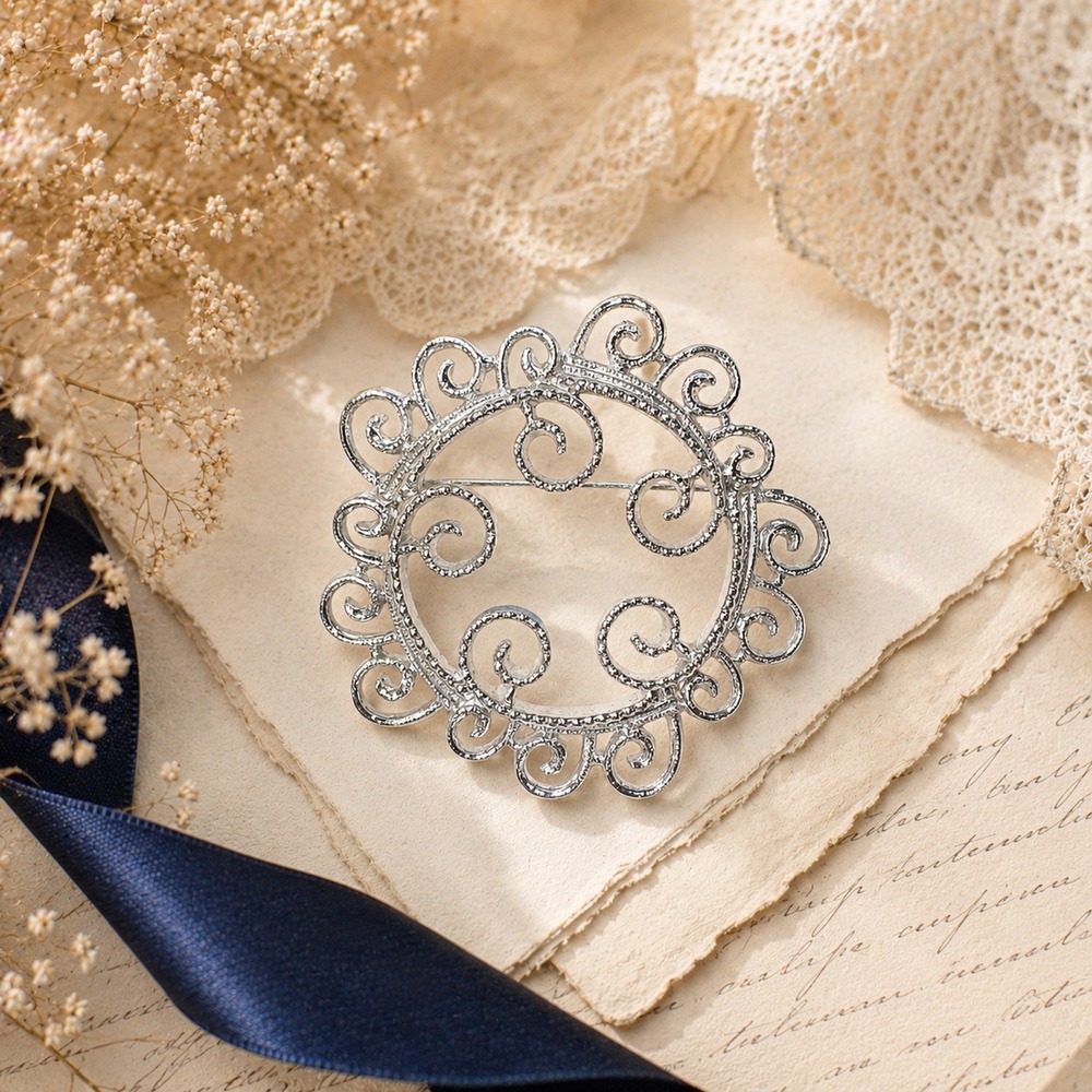Vintage Sarah Coventry Filigree Scroll Wreath Circle Brooch Pin Silver Tone 2 In